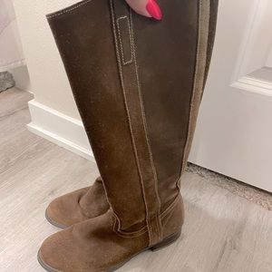 Size 8 GUESS Boots